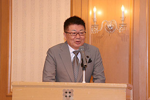 司会の生島ヒロシさん