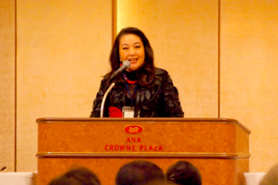 会長　湯川　れい子　ご挨拶