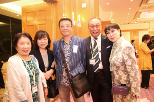 会場も真剣
