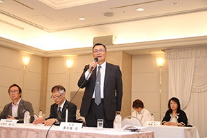 喜多條会長のユーモアを交えながらの真剣なあいさつ!